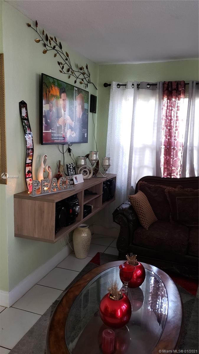 See details / 1253 sq. ft. $ 2021-02-01 0 Photo