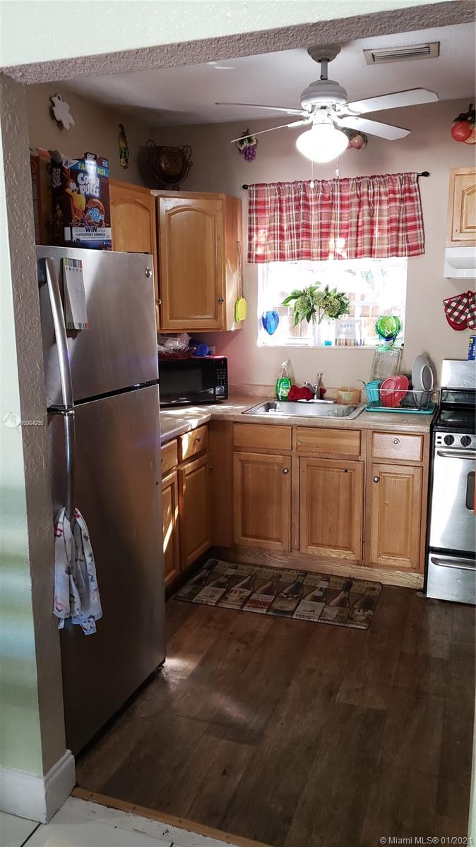 See details / 1253 sq. ft. $ 2021-02-01 0 Photo