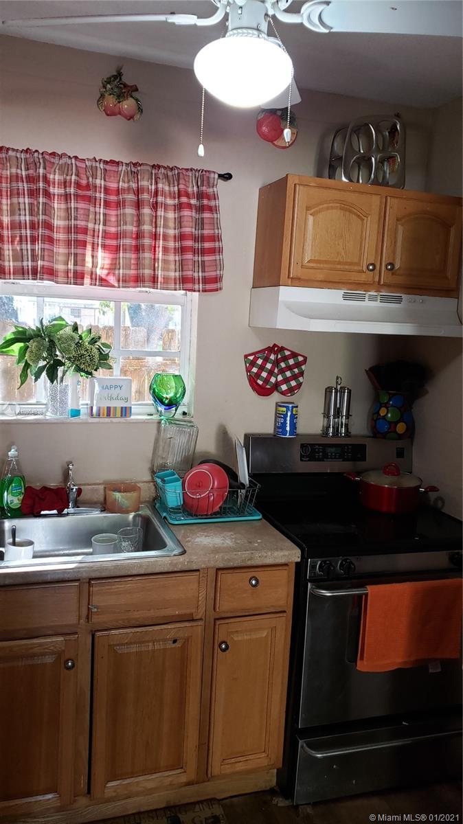 See details / 1253 sq. ft. $ 2021-02-01 0 Photo
