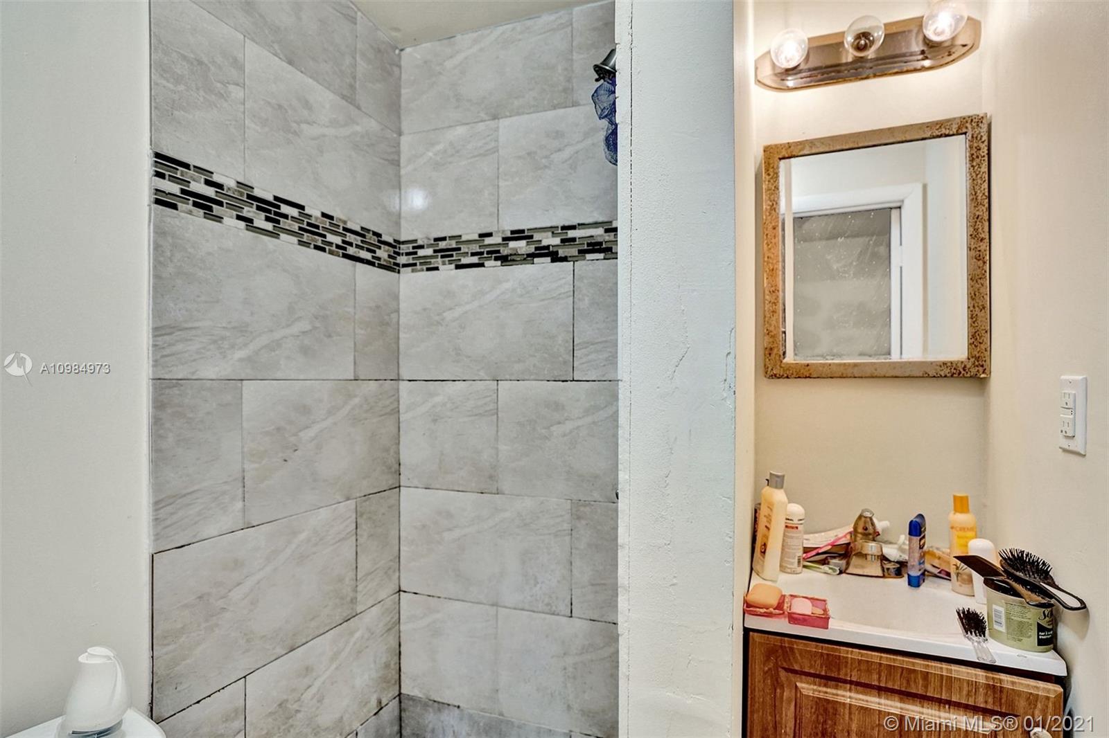 See details / 1175 sq. ft. $ 2021-02-23 0 Photo