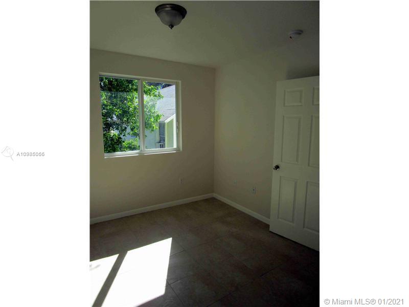 See details / 3276 sq. ft. $ 2021-03-03 0 Photo
