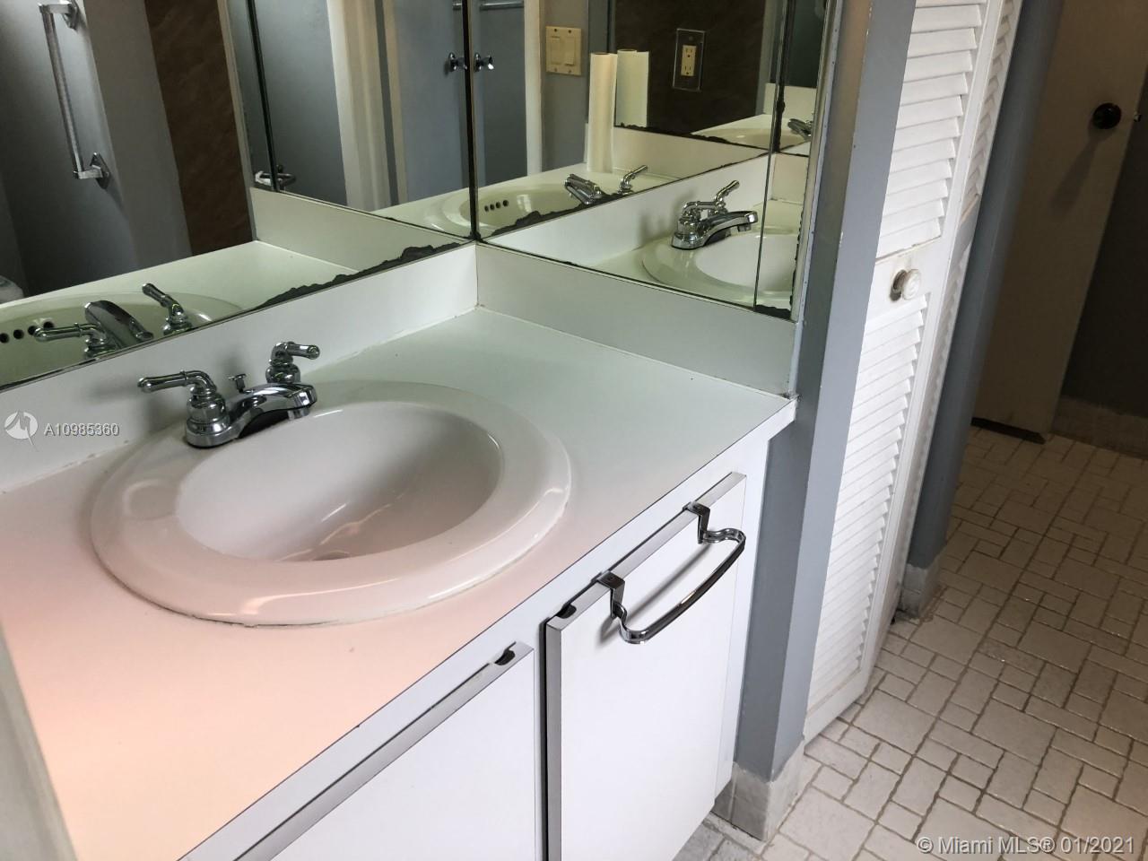 See details / 2541 sq. ft. $ 2021-01-18 0 Photo
