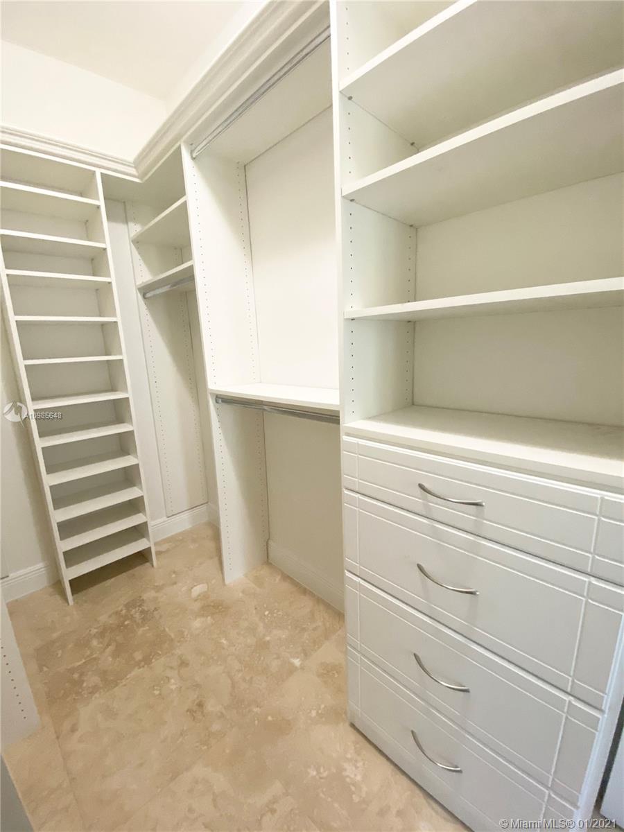 See details / 5288 sq. ft. $ 2021-01-19 0 Photo