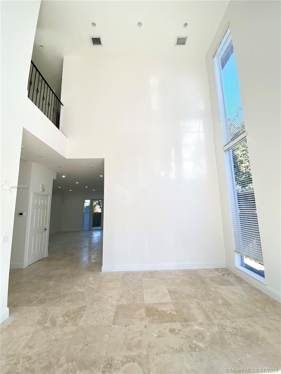 See details / 5288 sq. ft. $ 2021-01-19 0 Photo