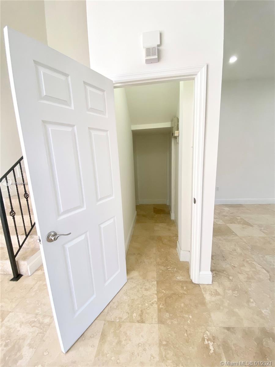 See details / 5288 sq. ft. $ 2021-01-19 0 Photo