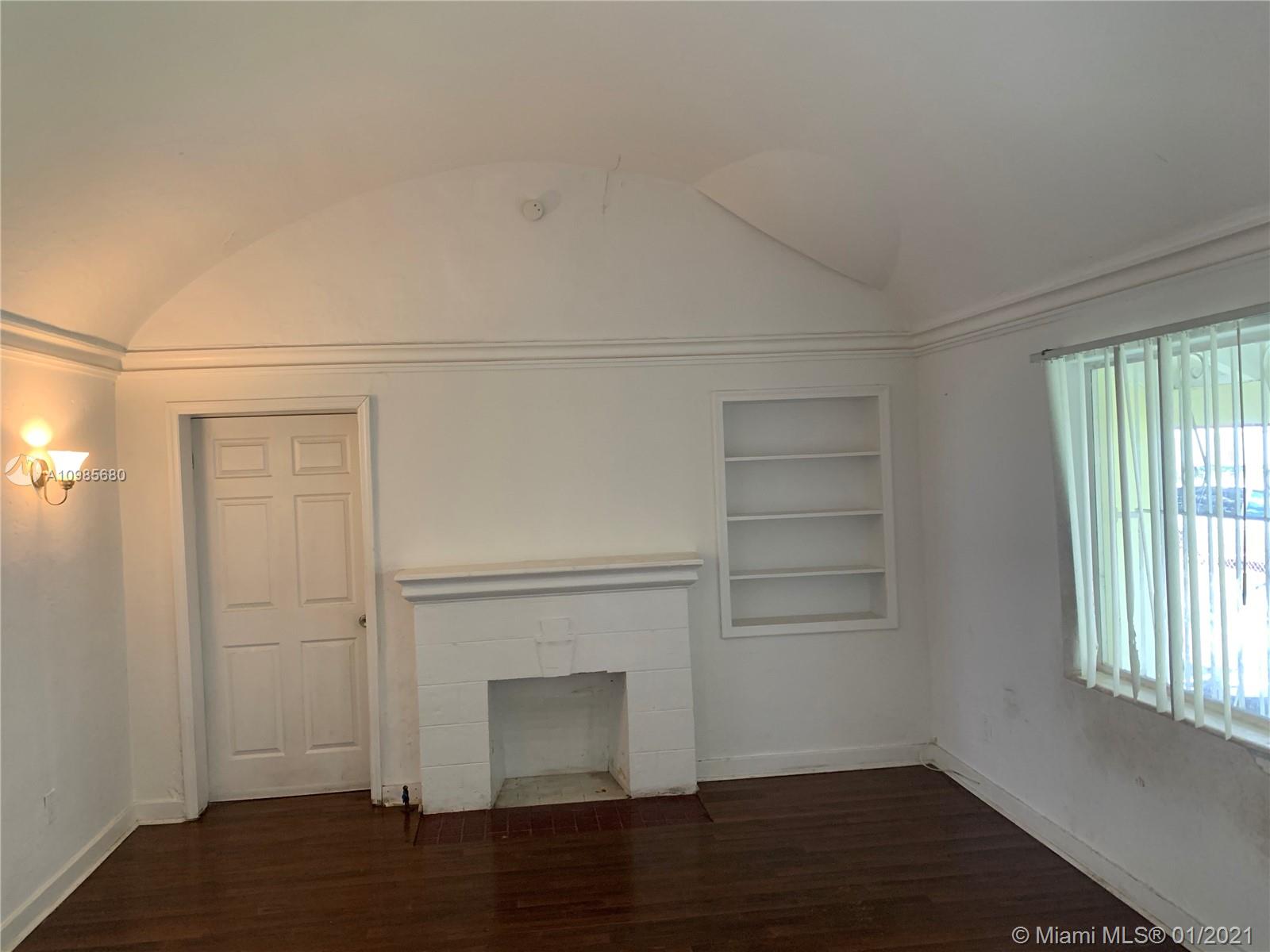 See details / 1606 sq. ft. $ 2021-02-15 0 Photo