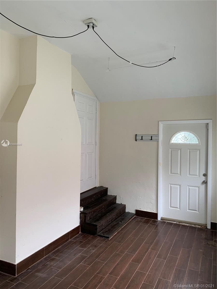 See details / 1606 sq. ft. $ 2021-02-15 0 Photo