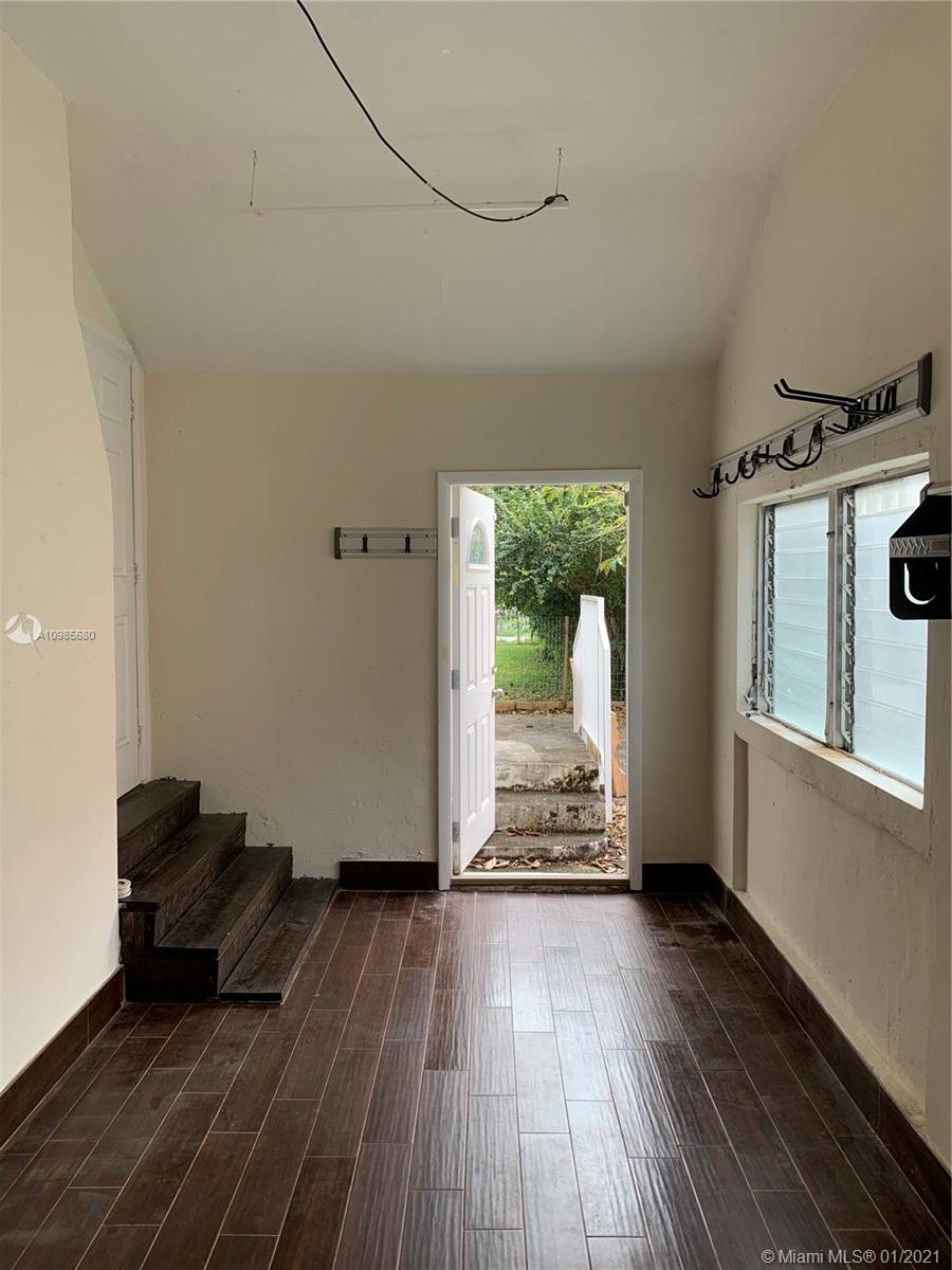 See details / 1606 sq. ft. $ 2021-02-15 0 Photo