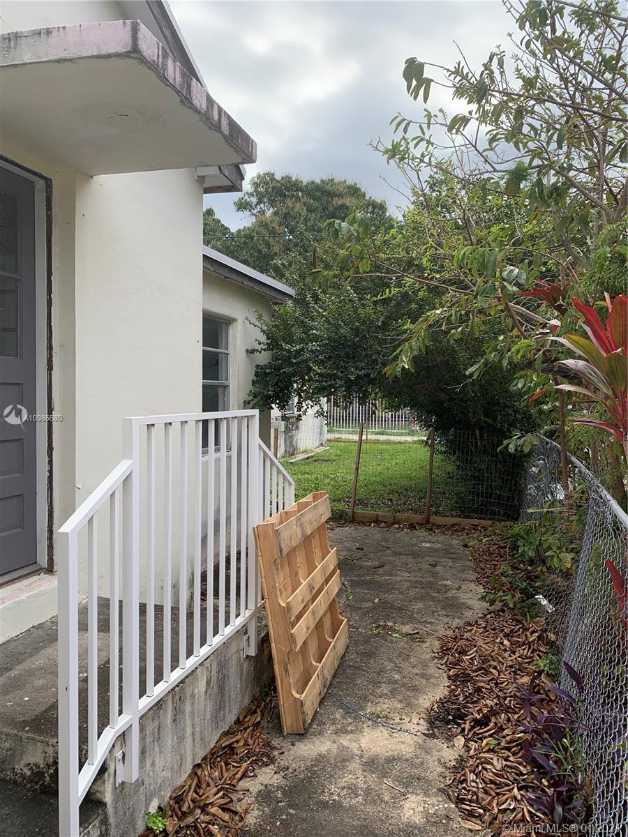 See details / 1606 sq. ft. $ 2021-02-15 0 Photo