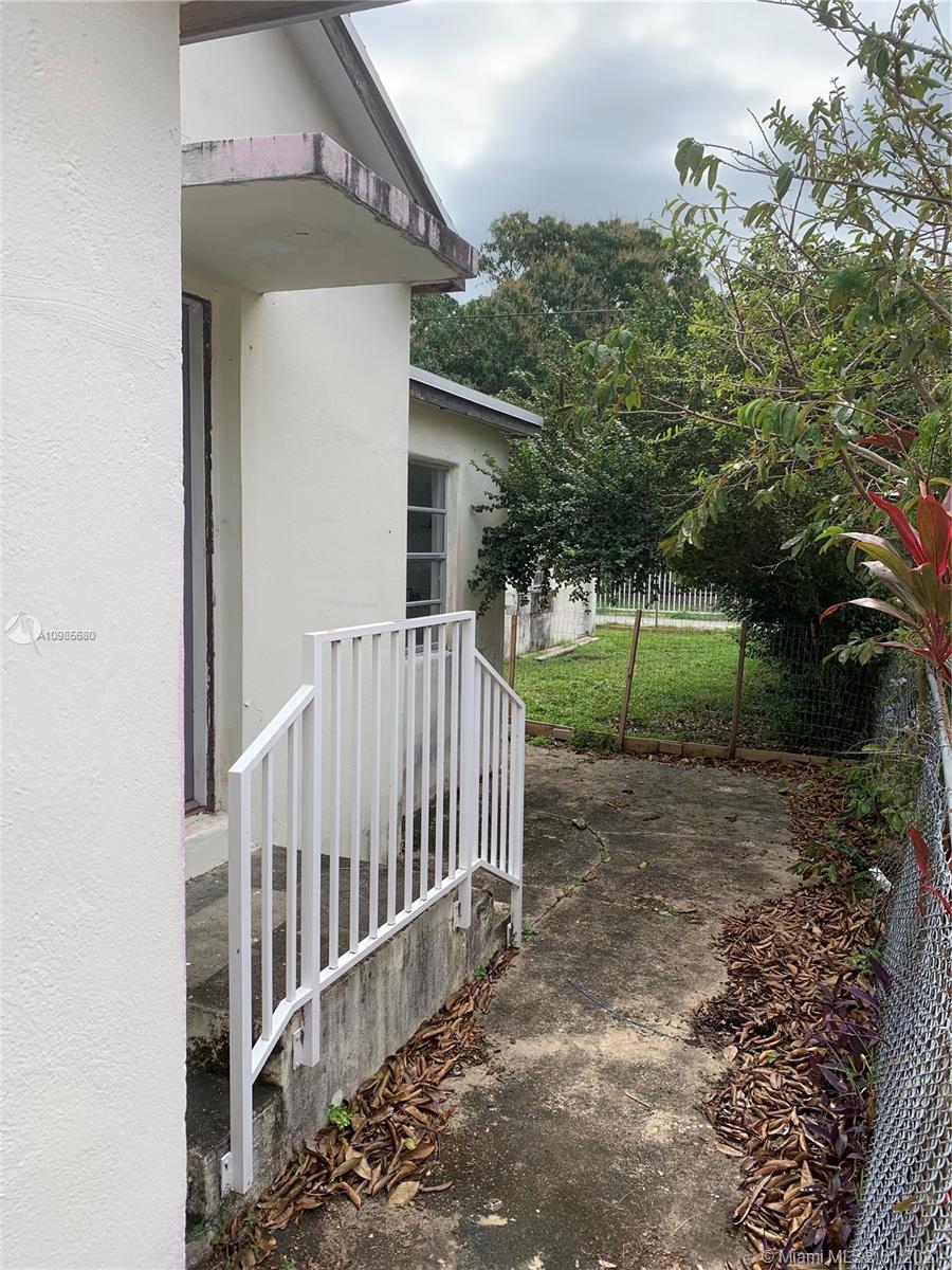 See details / 1606 sq. ft. $ 2021-02-15 0 Photo