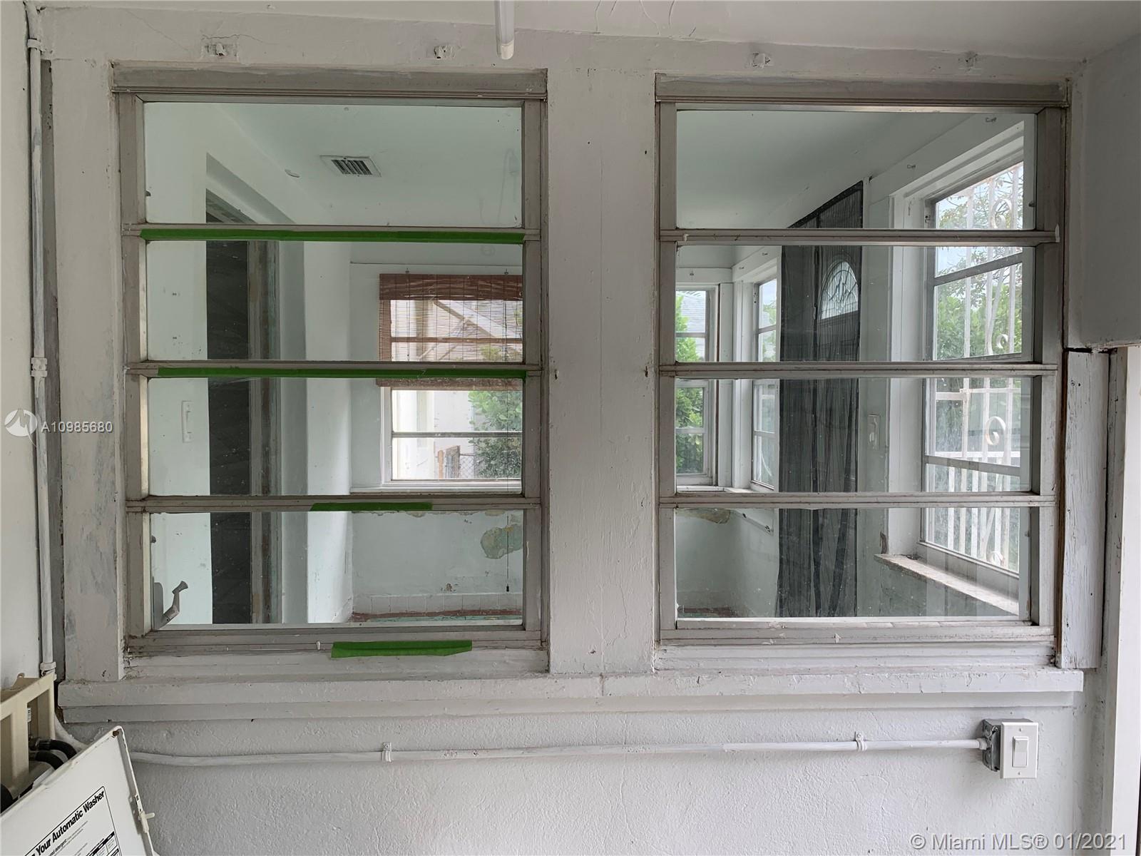 See details / 1606 sq. ft. $ 2021-02-15 0 Photo
