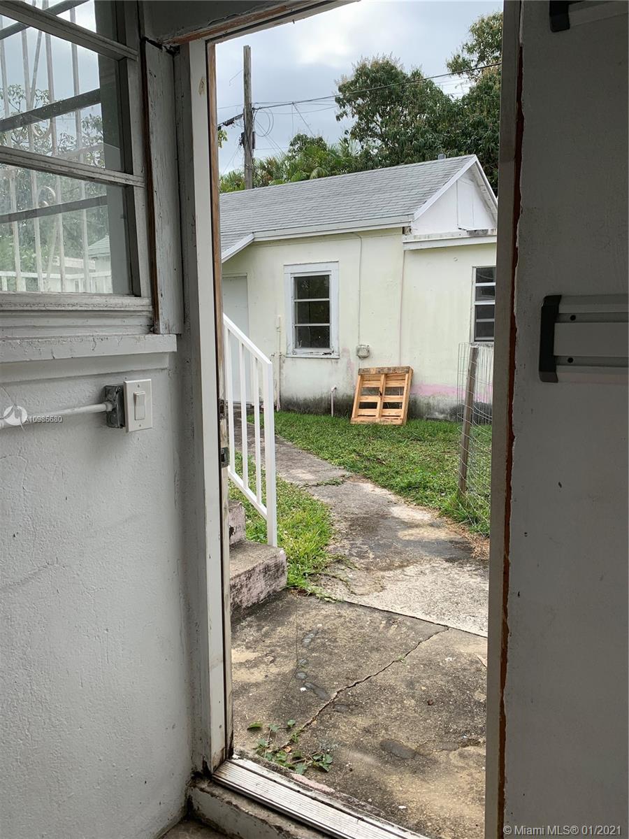 See details / 1606 sq. ft. $ 2021-02-15 0 Photo