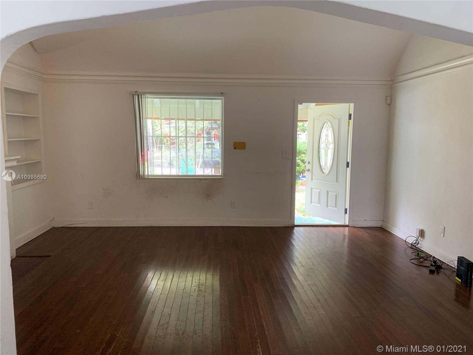 See details / 1606 sq. ft. $ 2021-02-15 0 Photo