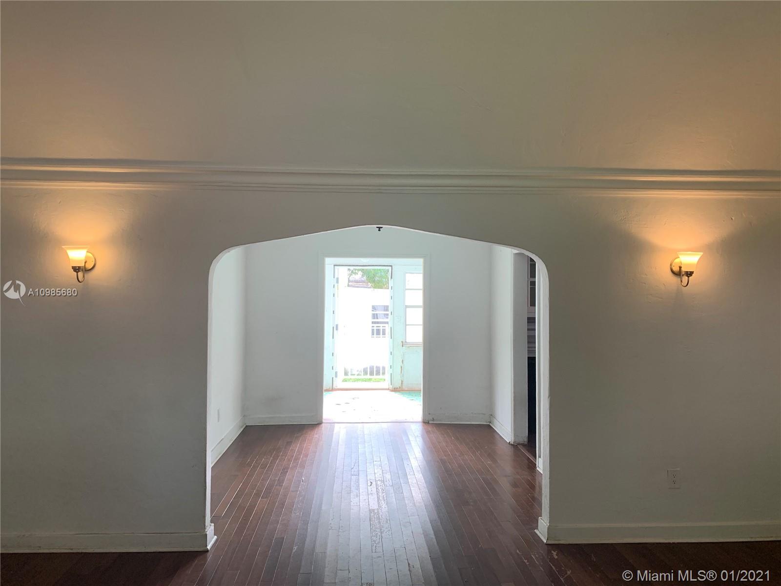 See details / 1606 sq. ft. $ 2021-02-15 0 Photo