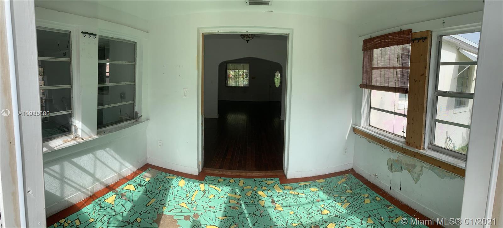 See details / 1606 sq. ft. $ 2021-02-15 0 Photo