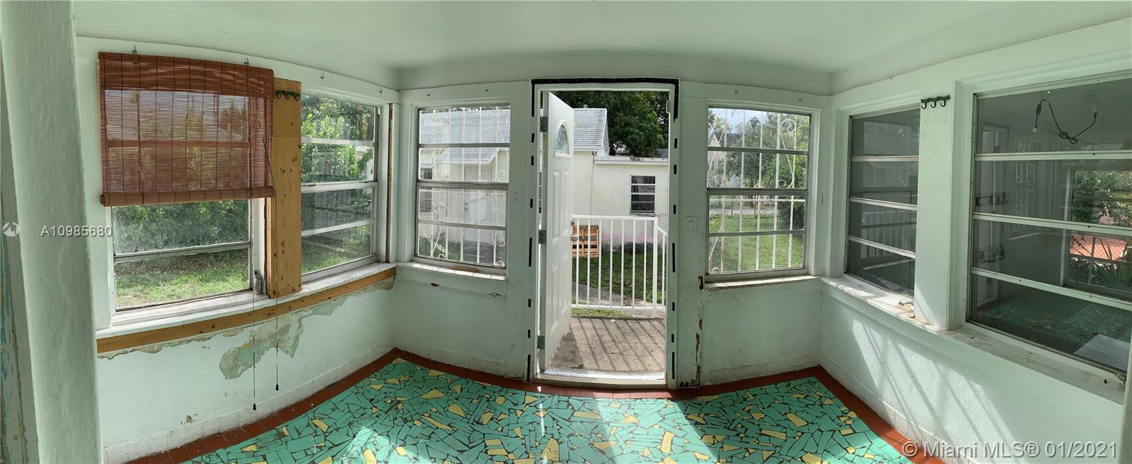 See details / 1606 sq. ft. $ 2021-02-15 0 Photo