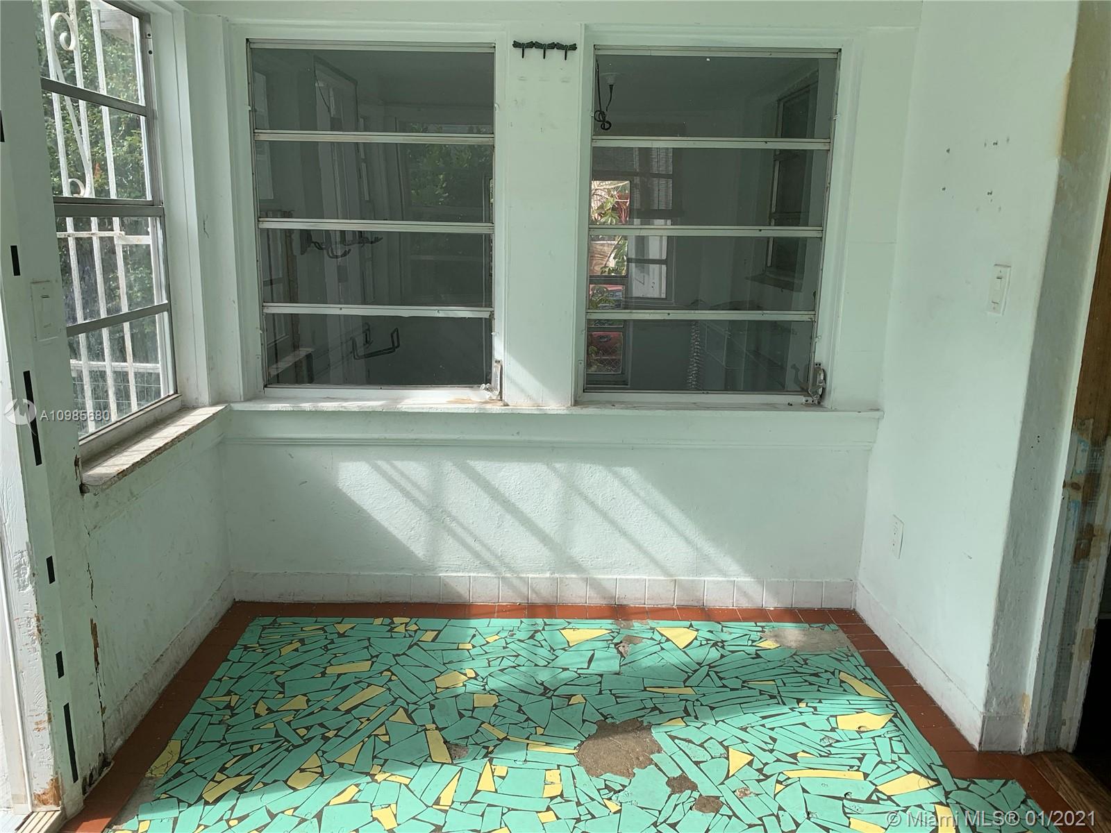 See details / 1606 sq. ft. $ 2021-02-15 0 Photo