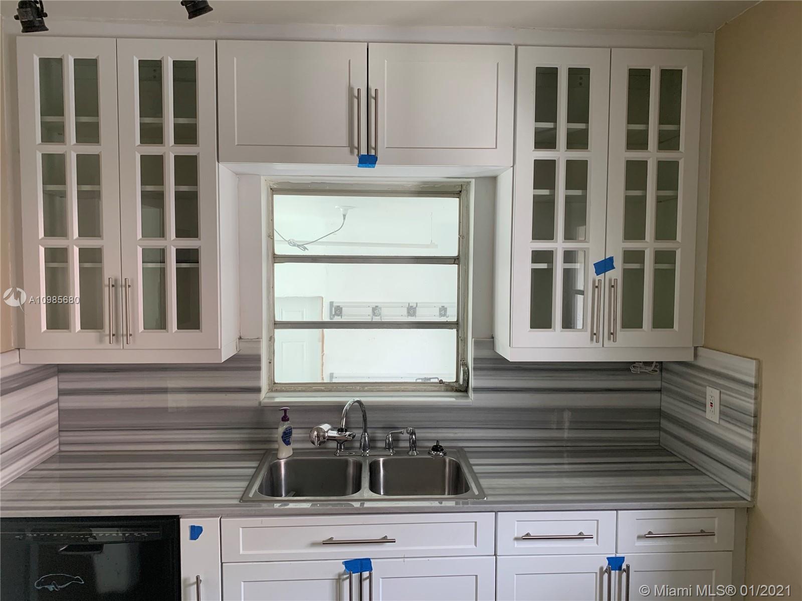 See details / 1606 sq. ft. $ 2021-02-15 0 Photo