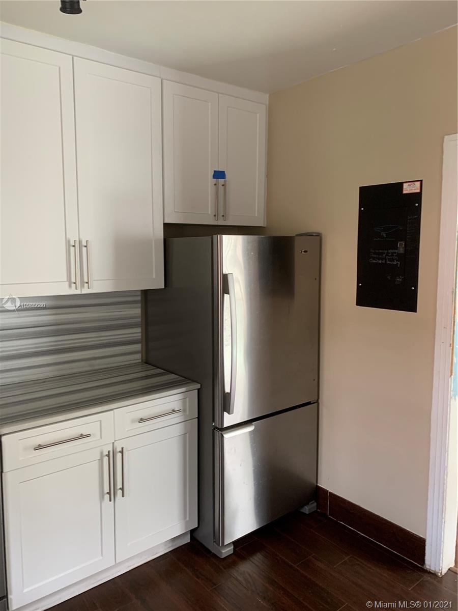 See details / 1606 sq. ft. $ 2021-02-15 0 Photo