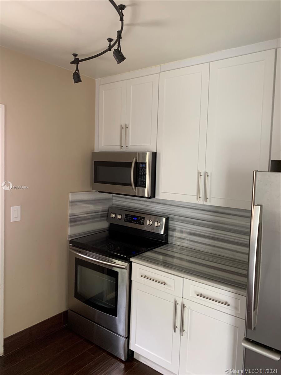 See details / 1606 sq. ft. $ 2021-02-15 0 Photo