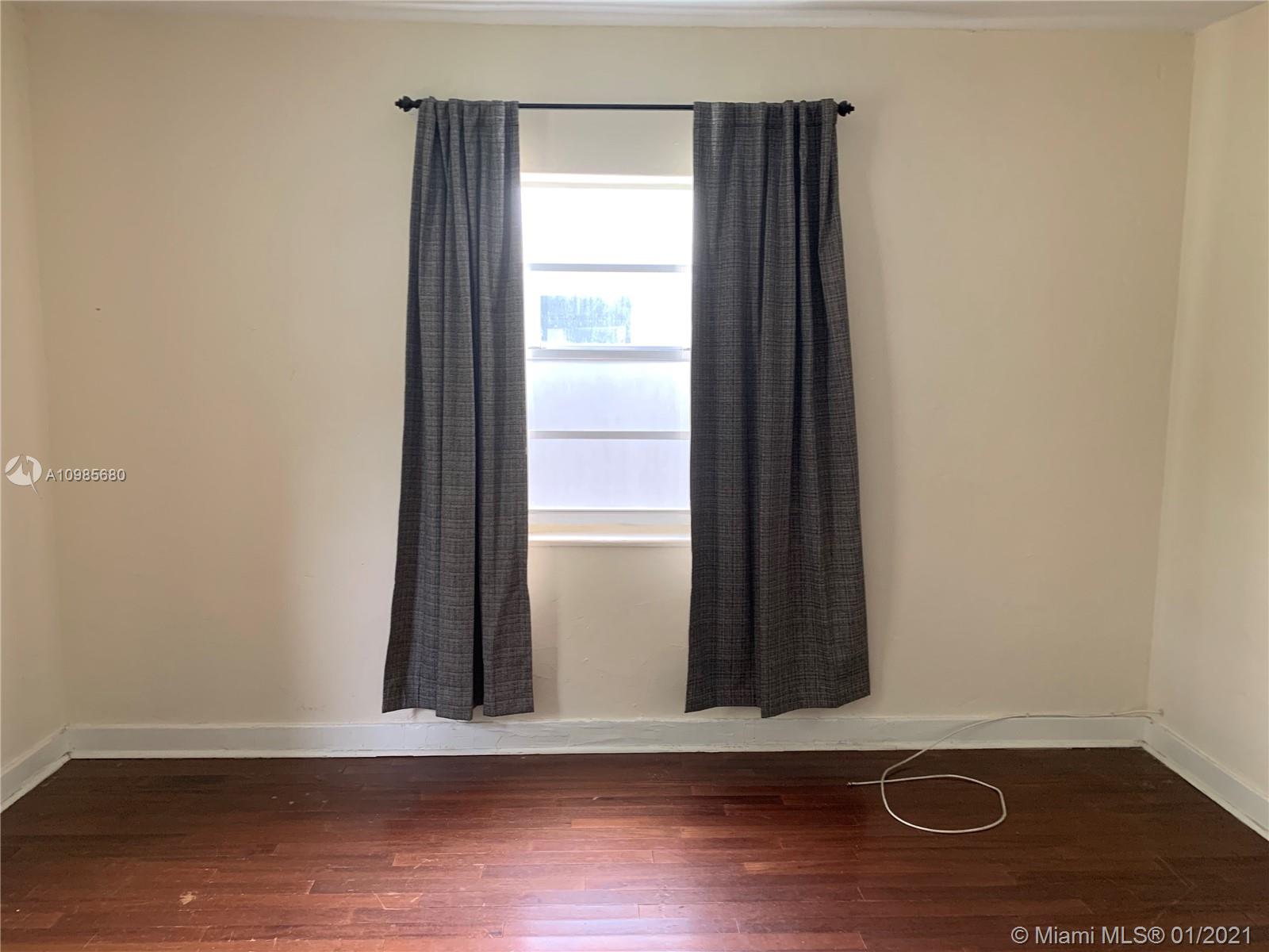 See details / 1606 sq. ft. $ 2021-02-15 0 Photo