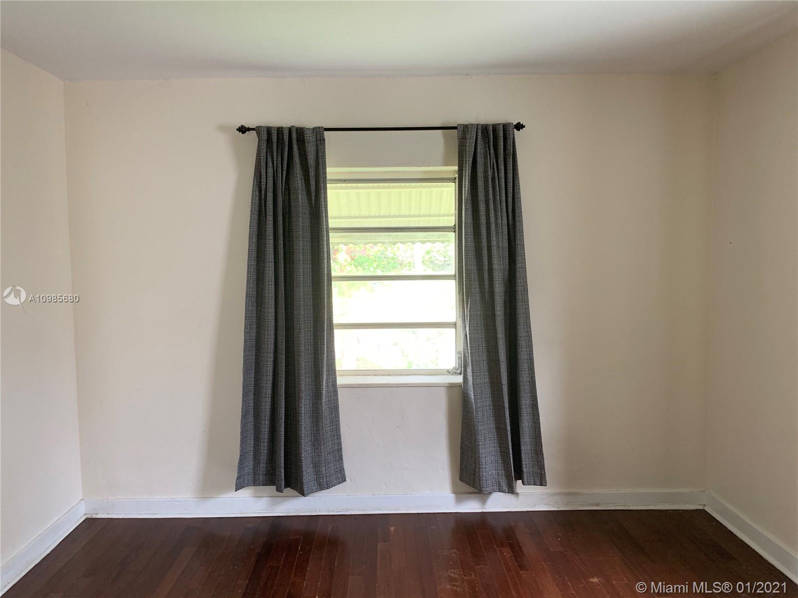 See details / 1606 sq. ft. $ 2021-02-15 0 Photo
