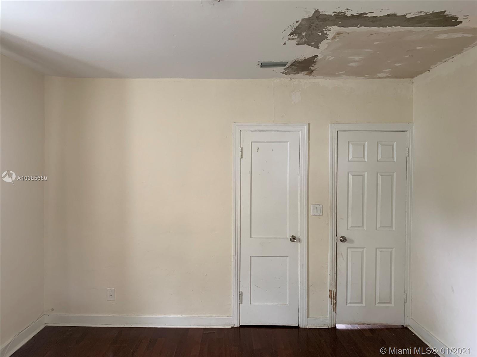 See details / 1606 sq. ft. $ 2021-02-15 0 Photo
