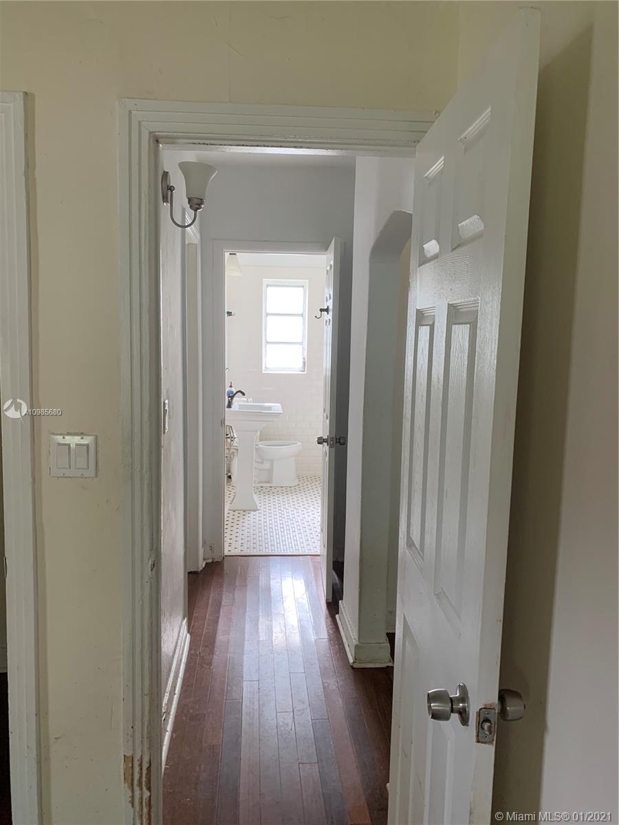 See details / 1606 sq. ft. $ 2021-02-15 0 Photo