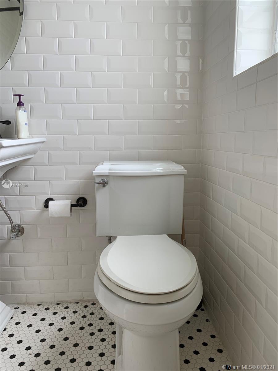 See details / 1606 sq. ft. $ 2021-02-15 0 Photo