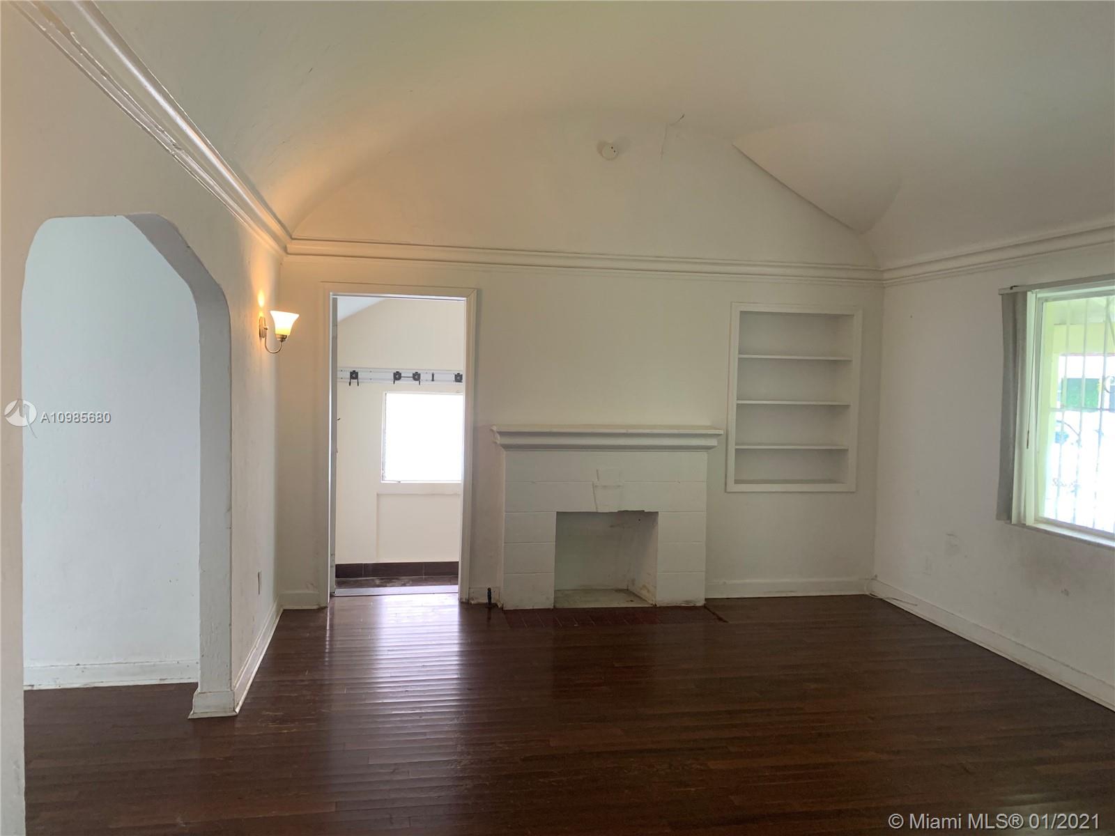 See details / 1606 sq. ft. $ 2021-02-15 0 Photo