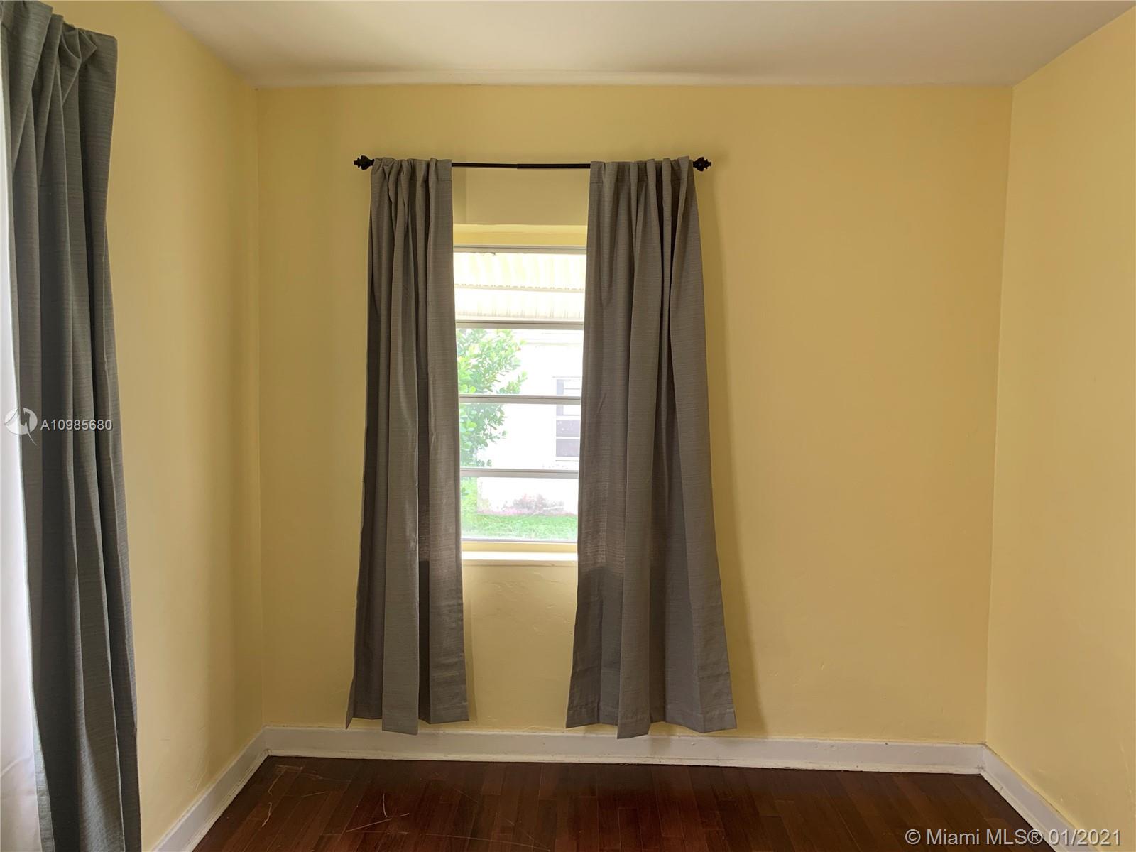 See details / 1606 sq. ft. $ 2021-02-15 0 Photo