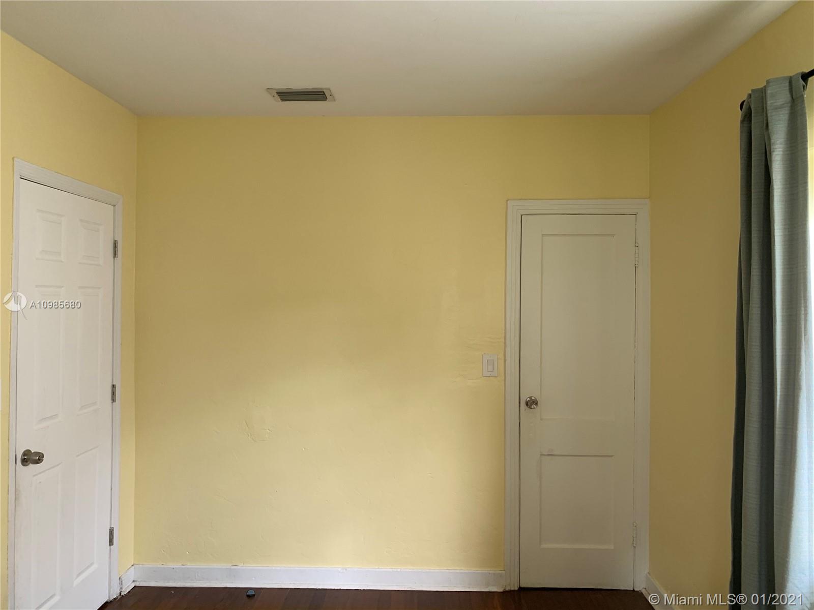 See details / 1606 sq. ft. $ 2021-02-15 0 Photo