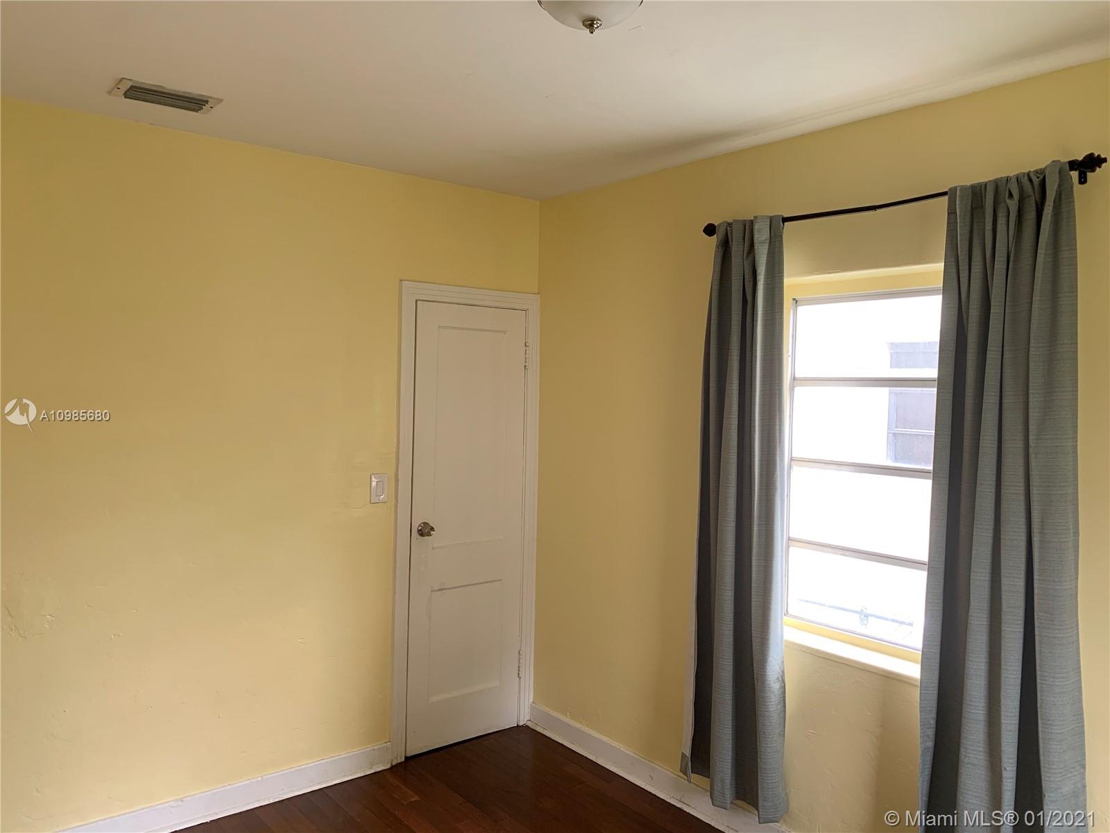 See details / 1606 sq. ft. $ 2021-02-15 0 Photo
