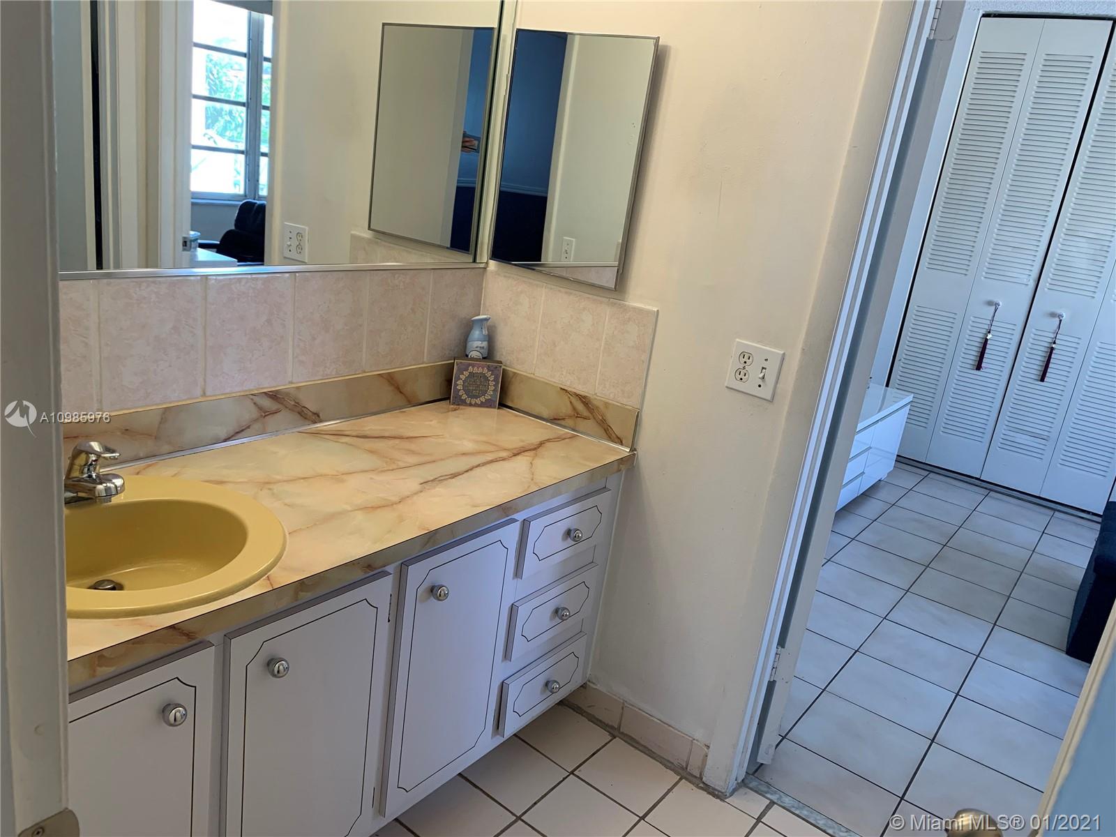 See details / 2406 sq. ft. $ 2021-01-19 0 Photo
