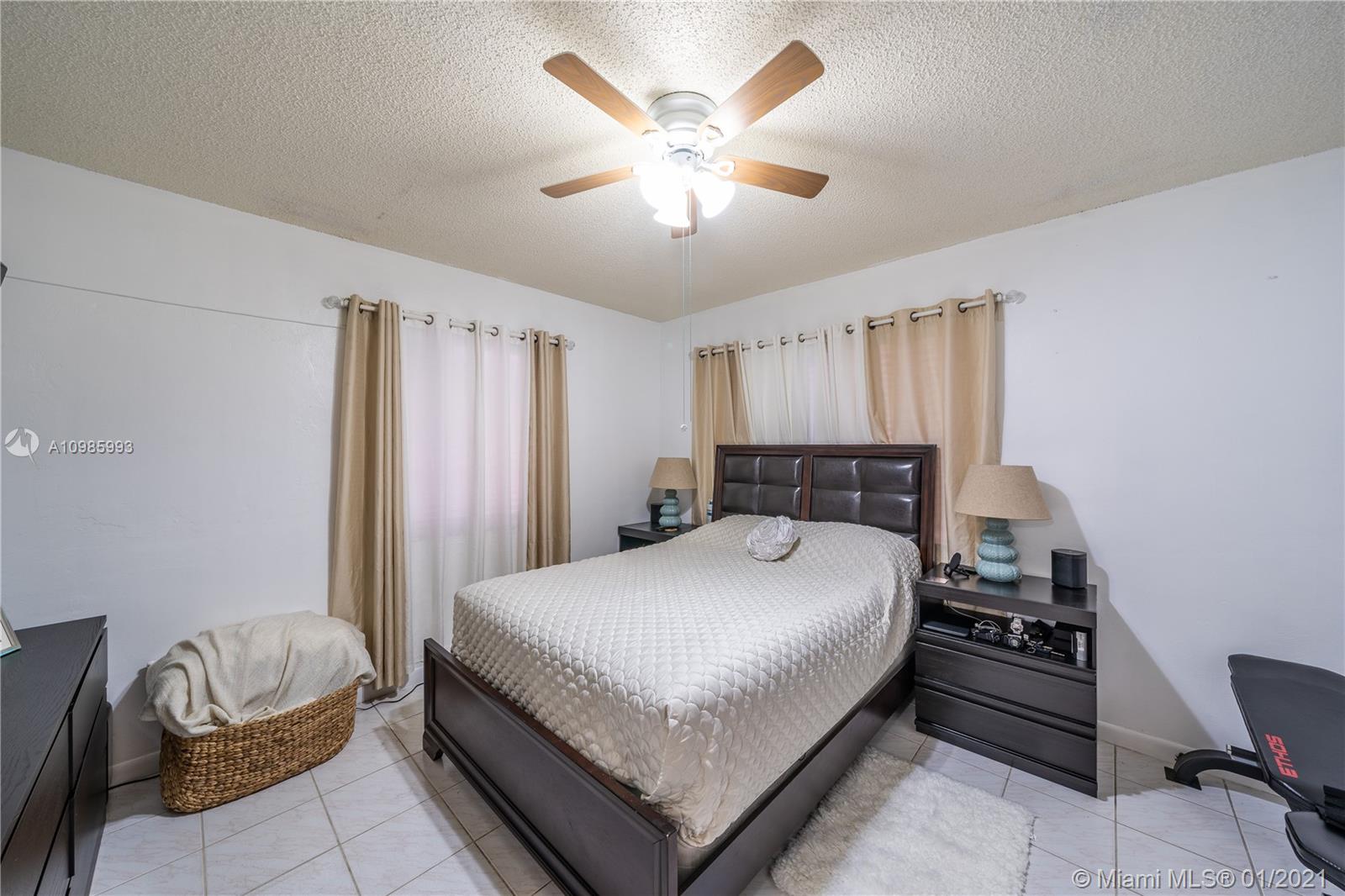 See details / 1350 sq. ft. $ 2021-02-02 0 Photo