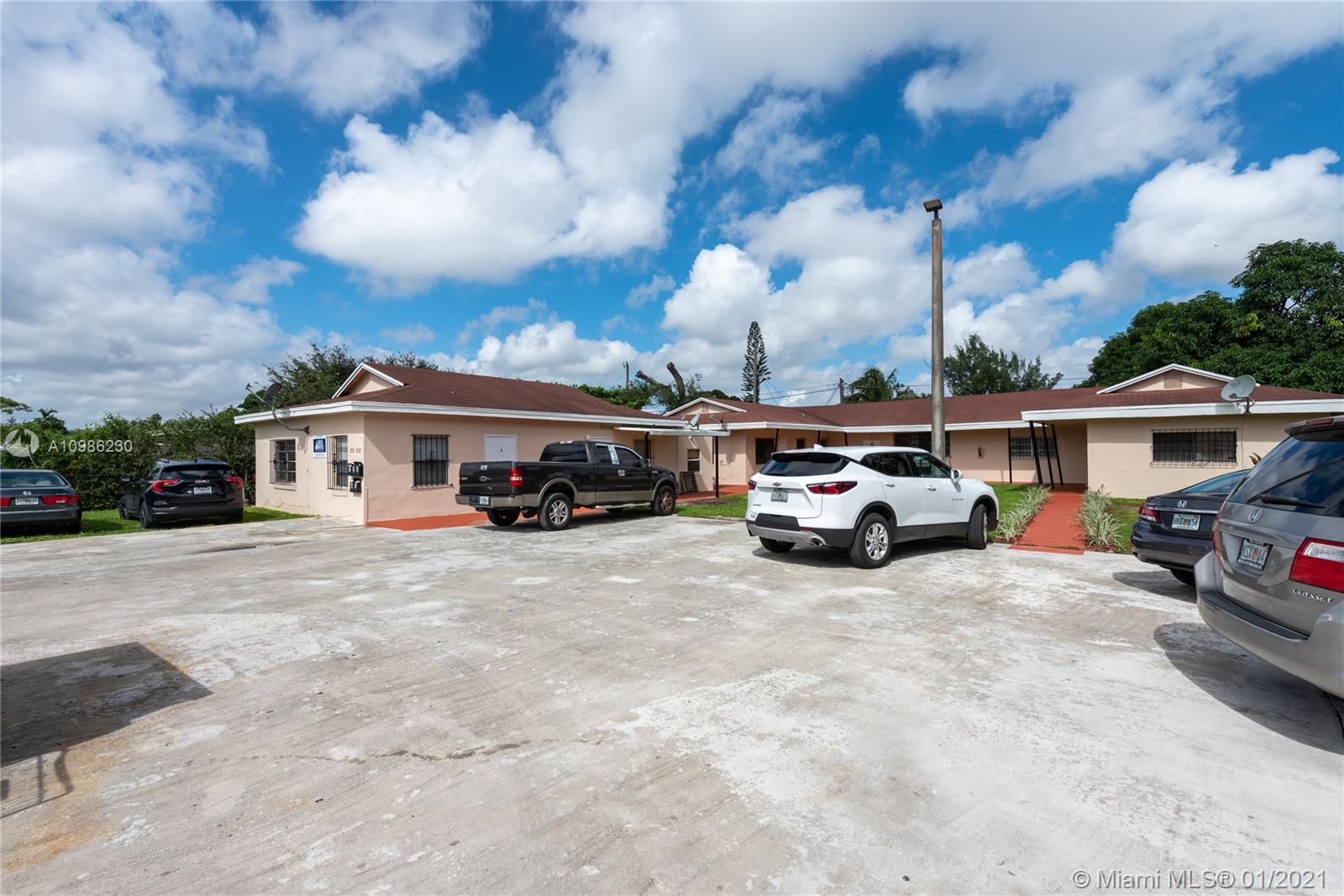 See details / 4785 sq. ft. $ 2021-02-23 0 Photo