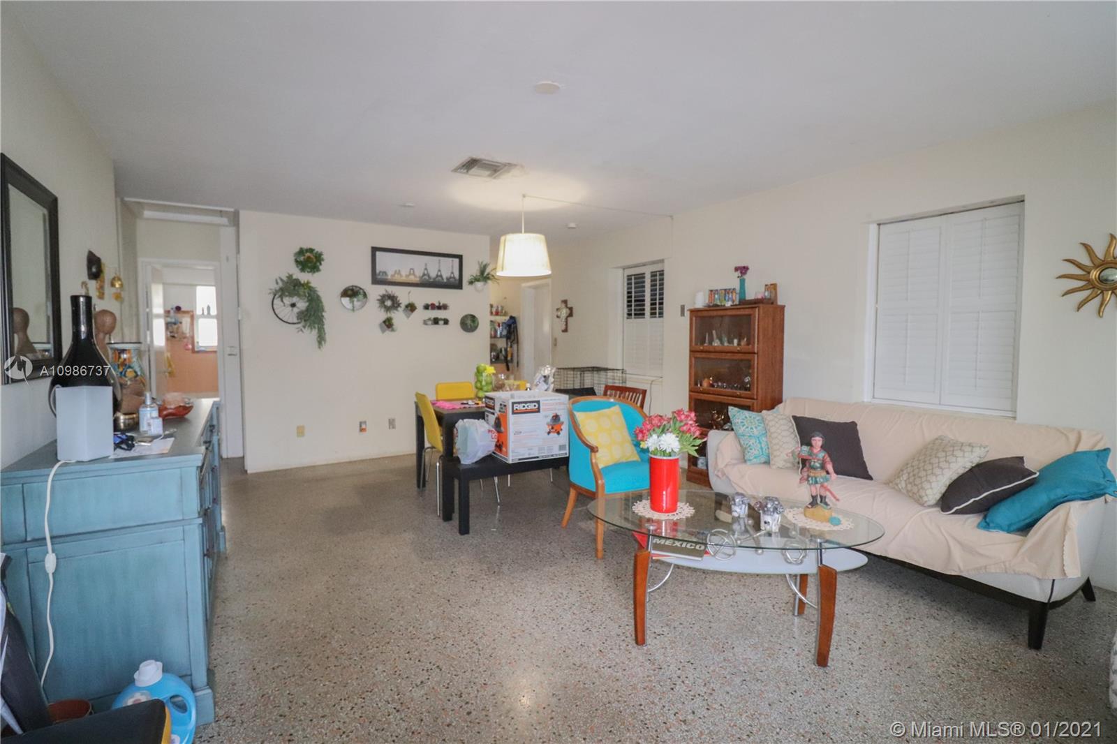 See details / 2355 sq. ft. $ 2021-01-21 0 Photo
