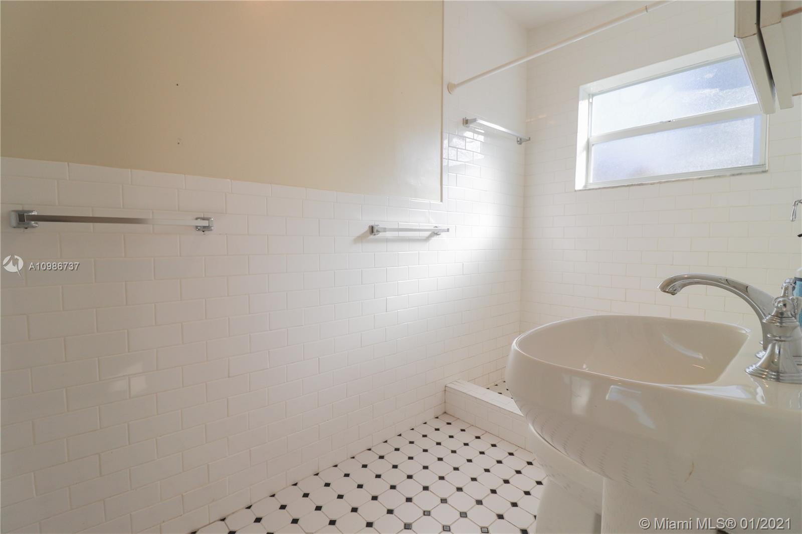 See details / 2355 sq. ft. $ 2021-01-21 0 Photo