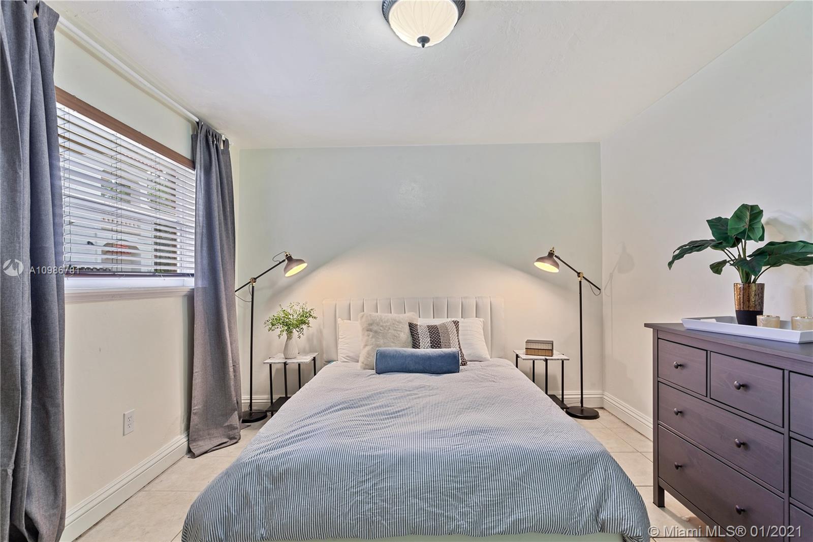 See details / 2796 sq. ft. $ 2021-01-21 0 Photo