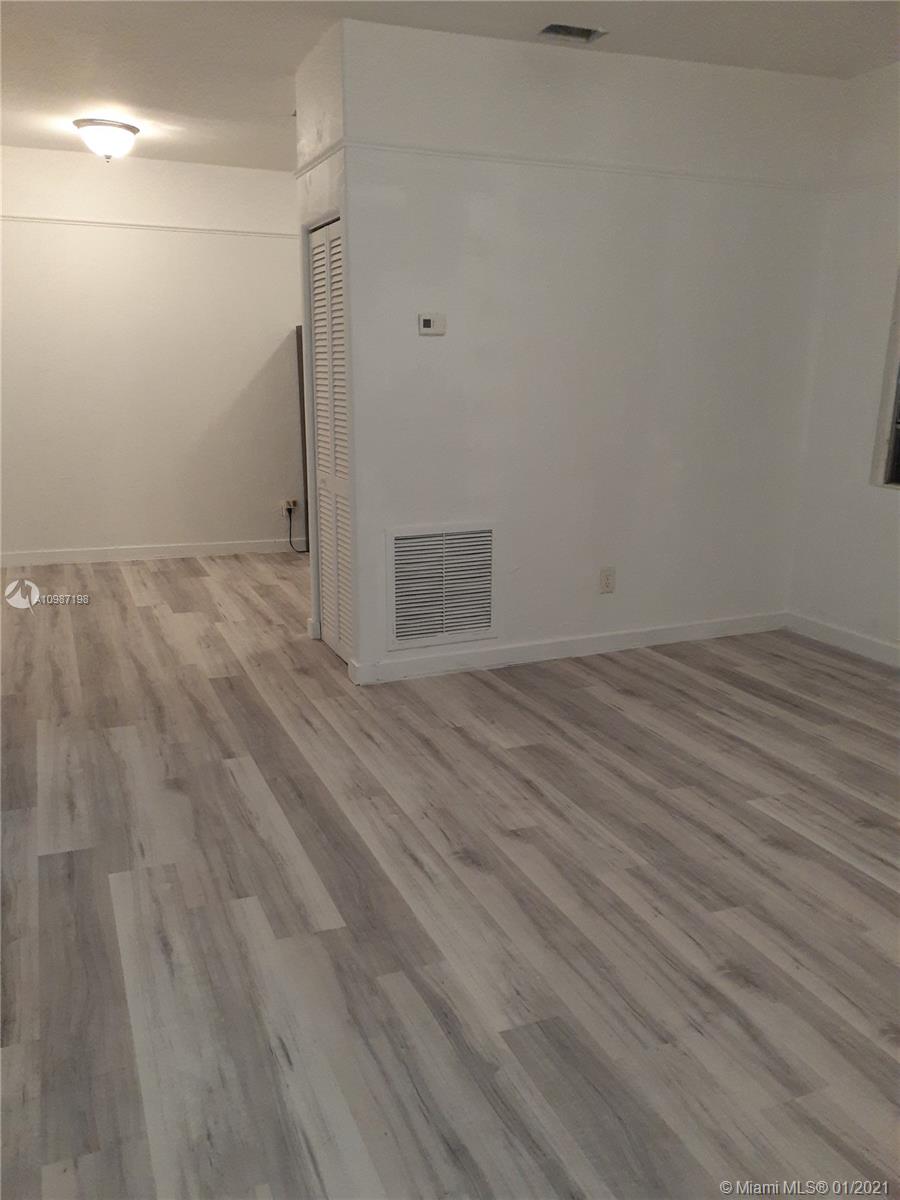 See details / 1454 sq. ft. $ 2021-04-06 0 Photo