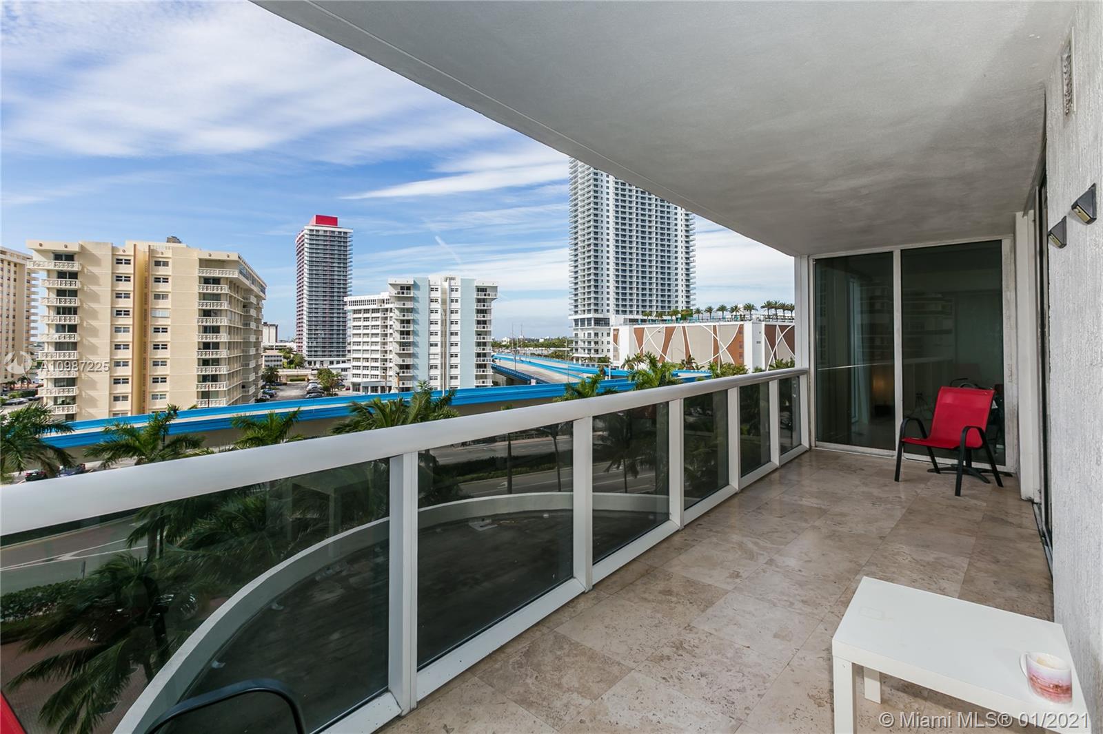 See details 607 3 / 3 1571 sq. ft. $ 2021-01-21 0 Photo