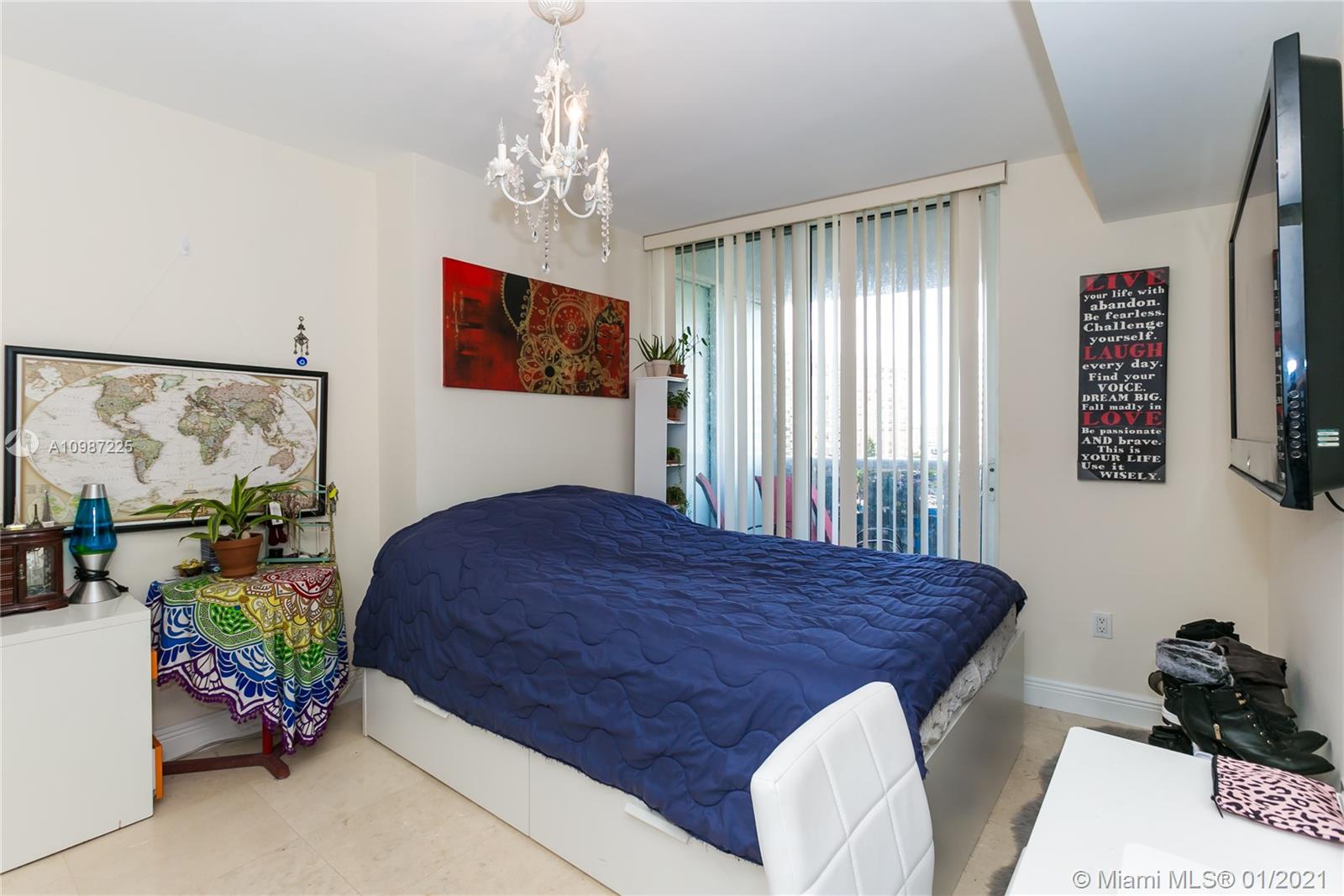 See details 607 3 / 3 1571 sq. ft. $ 2021-01-21 0 Photo