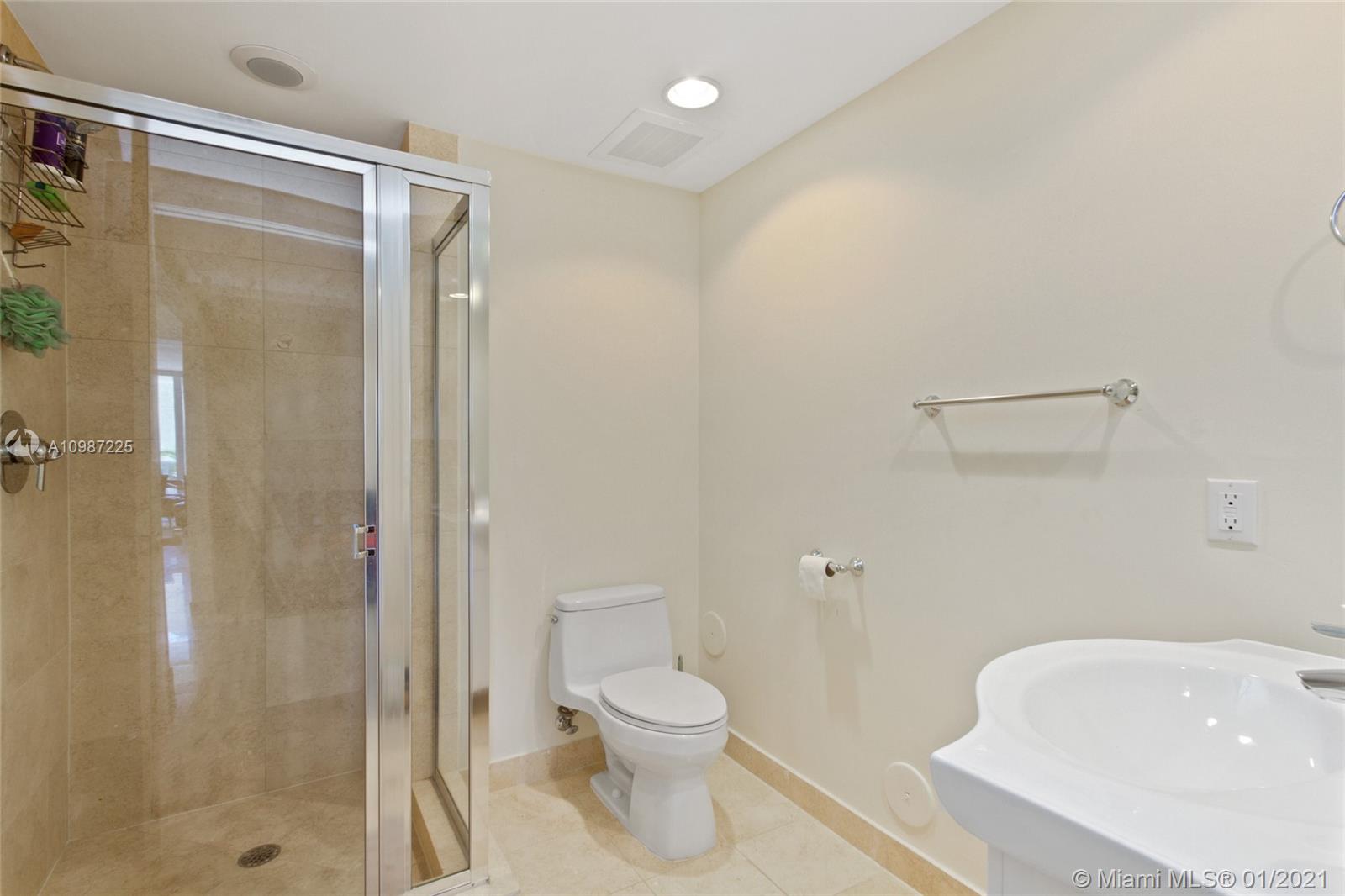 See details 607 3 / 3 1571 sq. ft. $ 2021-01-21 0 Photo