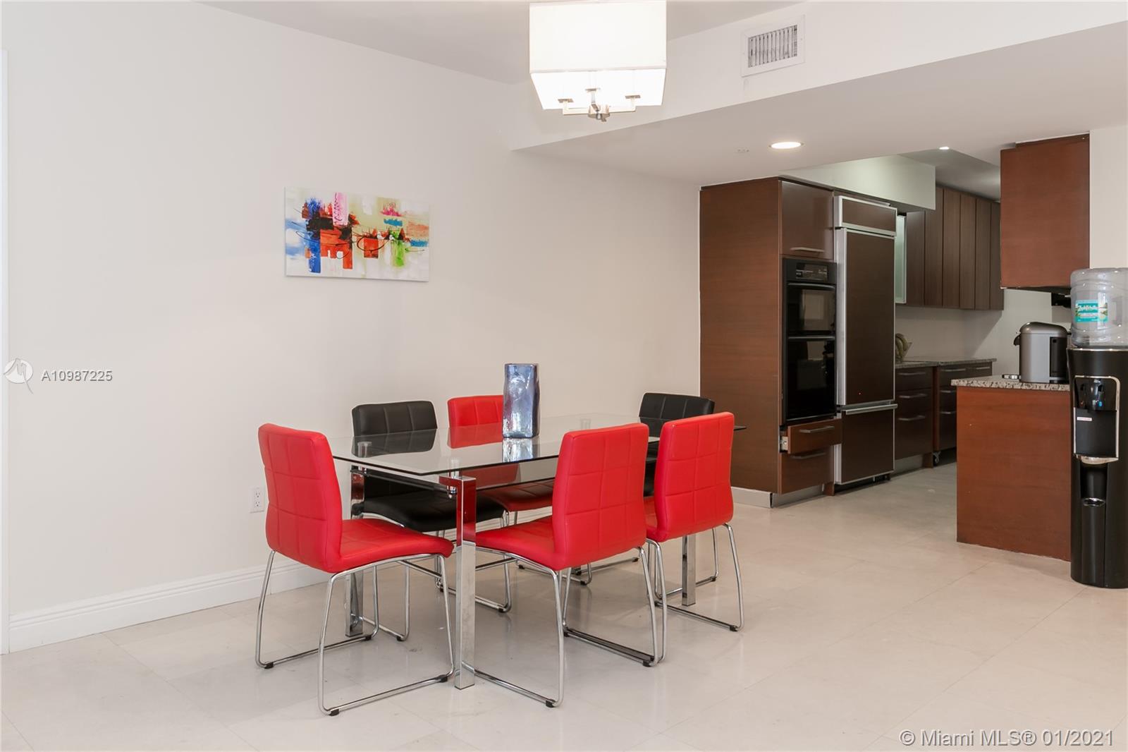 See details 607 3 / 3 1571 sq. ft. $ 2021-01-21 0 Photo