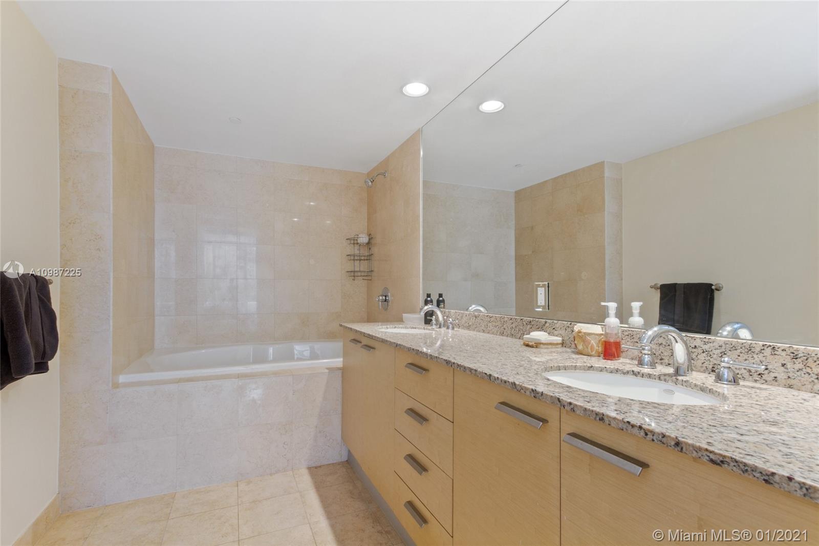 See details 607 3 / 3 1571 sq. ft. $ 2021-01-21 0 Photo
