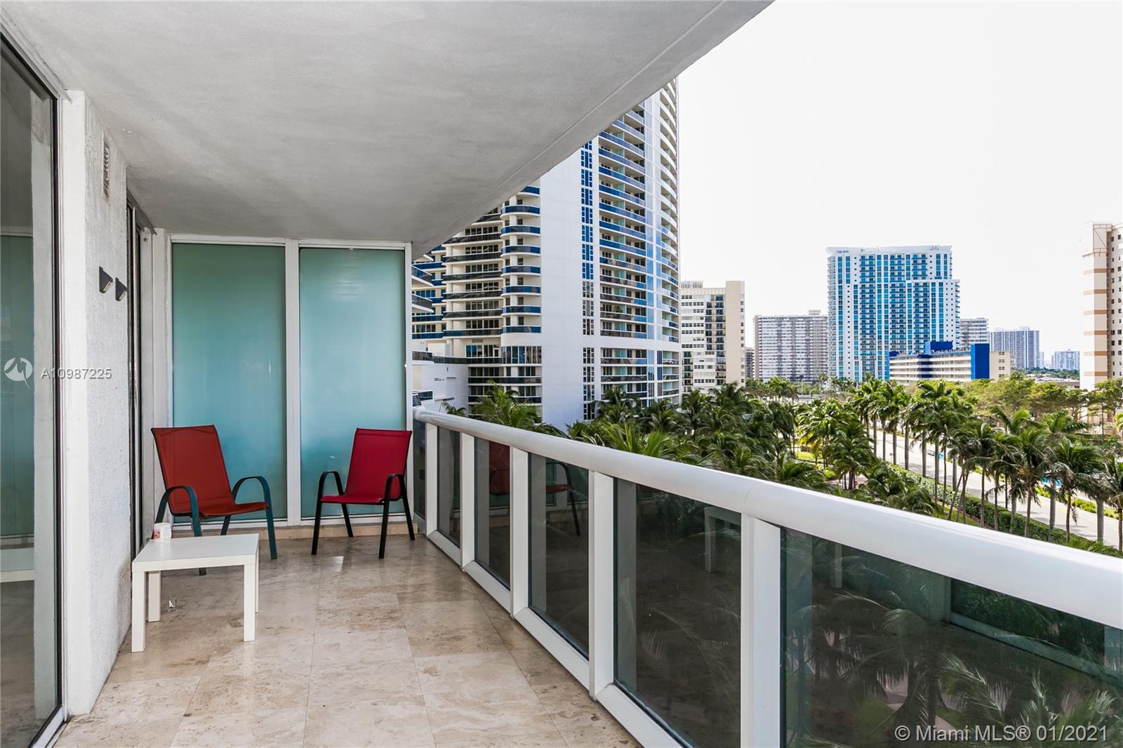 See details 607 3 / 3 1571 sq. ft. $ 2021-01-21 0 Photo