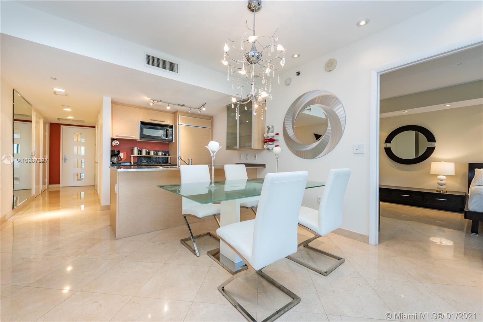 Ver detalles 706 2 / 1 1086 sq. ft. $ 2021-01-21 0 foto
