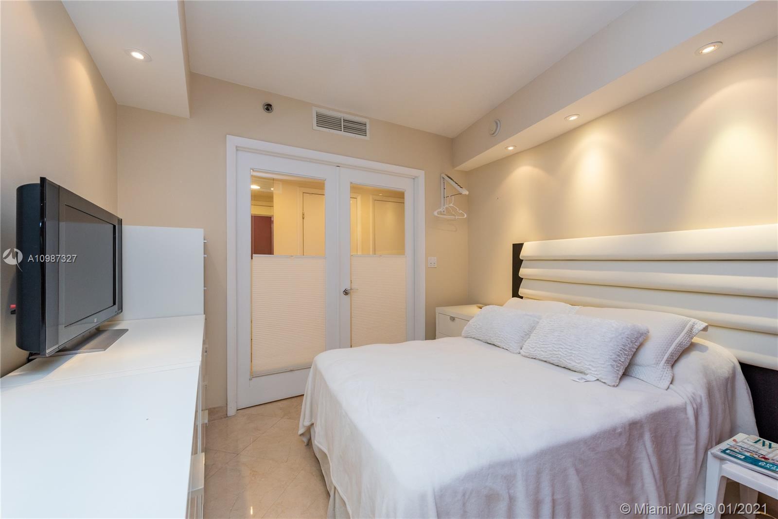 Ver detalles 706 2 / 1 1086 sq. ft. $ 2021-01-21 0 foto