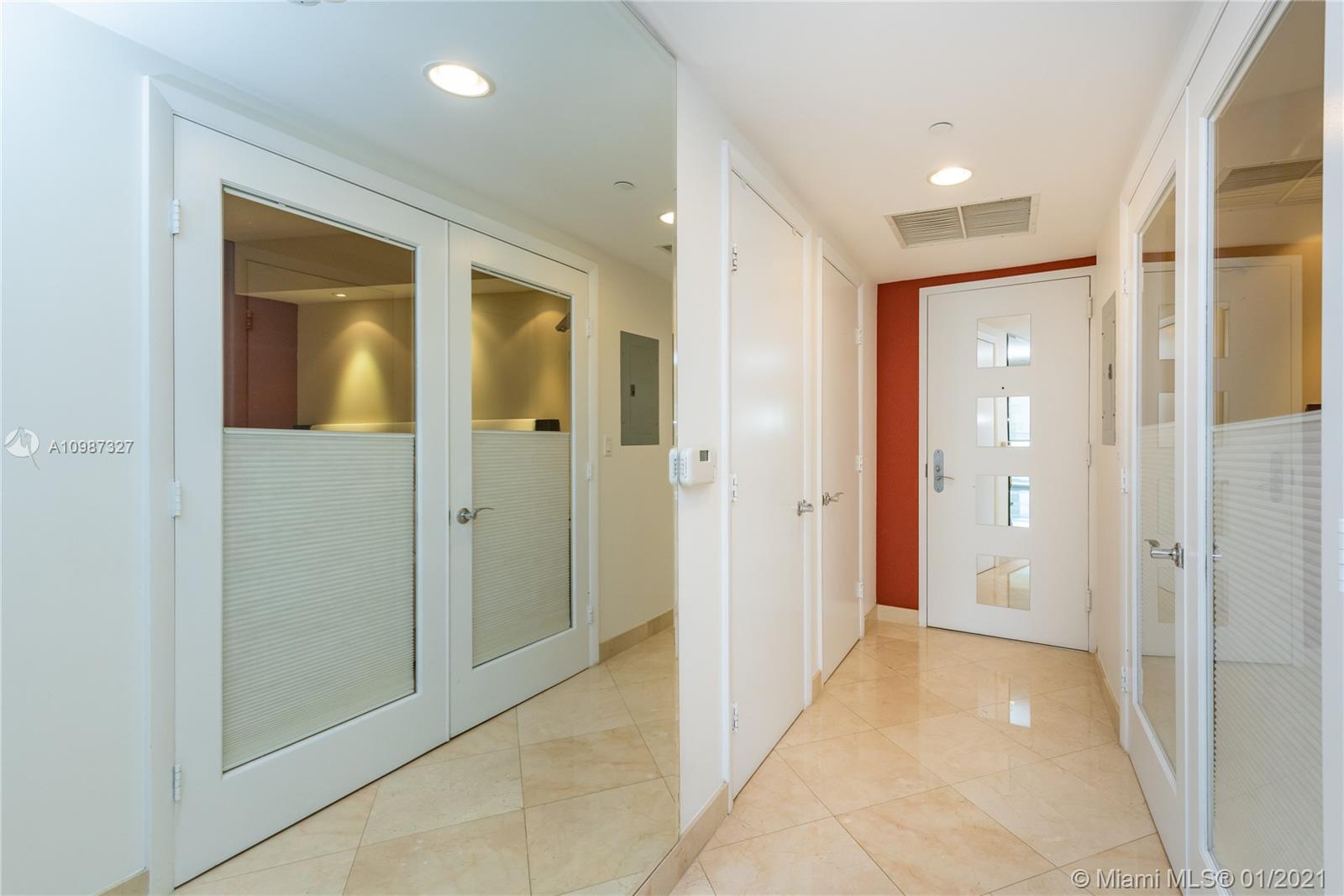 Ver detalles 706 2 / 1 1086 sq. ft. $ 2021-01-21 0 foto