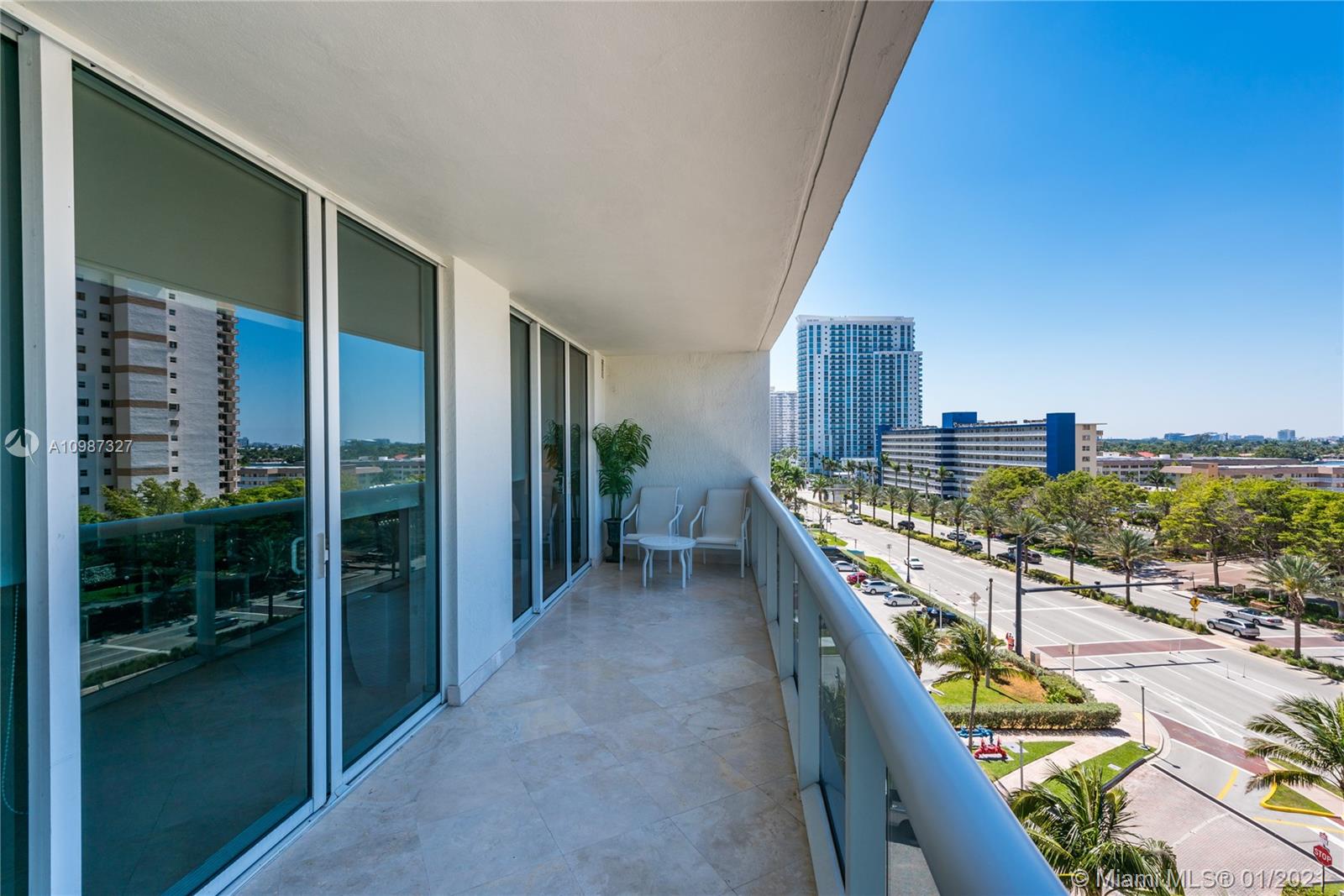 Ver detalles 706 2 / 1 1086 sq. ft. $ 2021-01-21 0 foto